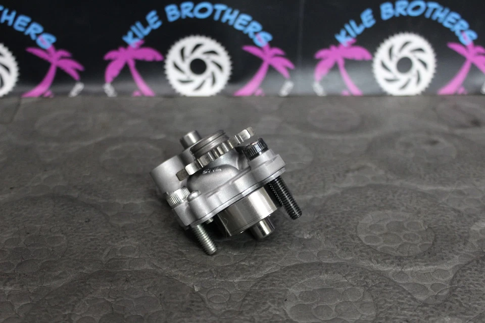 2011 Yamaha 01-13 YZ250F OEM ENGINE MOTOR OIL PUMP GEAR DRIVE ASSEMBLY - Image 3 of 4