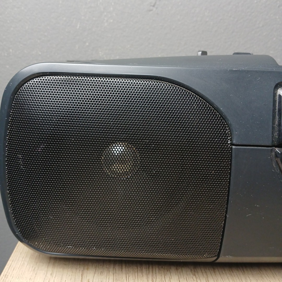 Sony CFS-201 Boombox AM/FM Cassette Radio Black Antennae Plug In Battery Powered