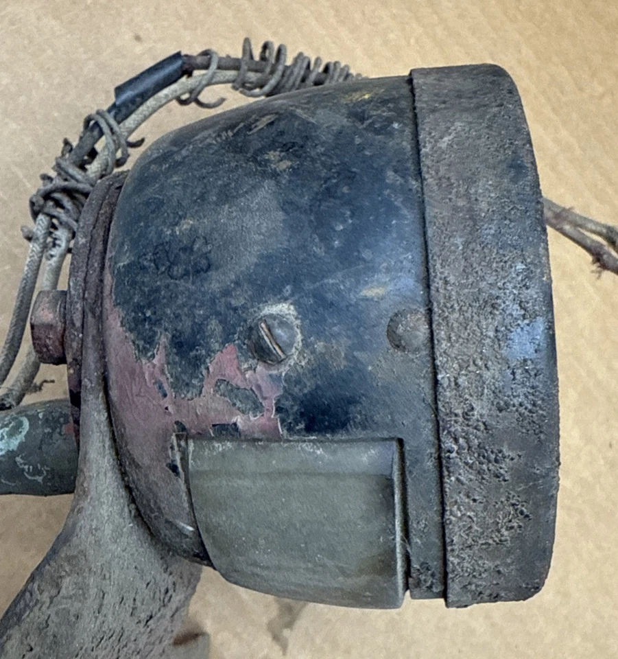 Rare Vintage 1930s/1940s Dodge Truck Factory Doto OEM Tail Light - Image 4 of 4