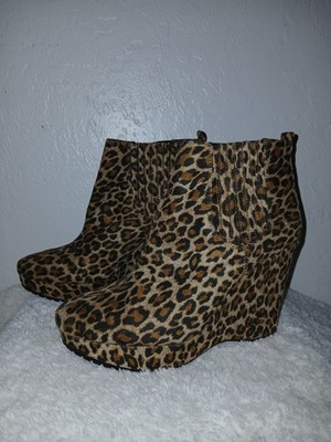 NWOB BCBGeneration Vance 2 Leopard Print Wedge Boots Size 11B Going Out Mob Wife