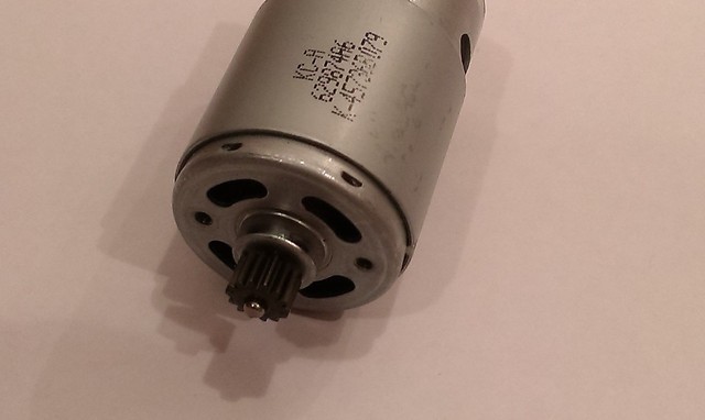 Makita 6281d запчасти двигатель