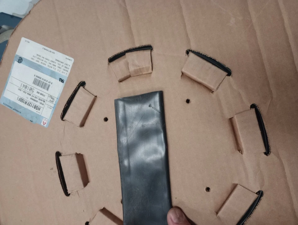 BURNDY HEAT SHRINK BLACK 100FT 750-350 HSB112FR100FT PROPORÇÃO 2:1 -100ft part#50104 - Imagem 2 de 3