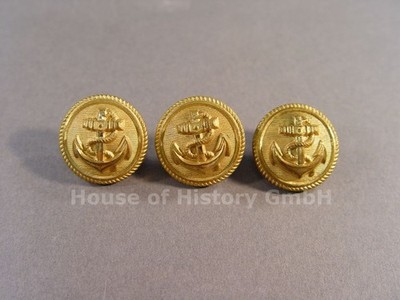 72716: Kriegsmarine, 3 Button for Uniform Jacket Coat, 21mm, ''Extra Fine''