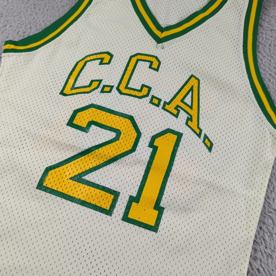 Camiseta de baloncesto vintage campeona años 80 pequeña blanca verde amarilla hecha en EE. UU. #21 CCA Foto 2 de 4