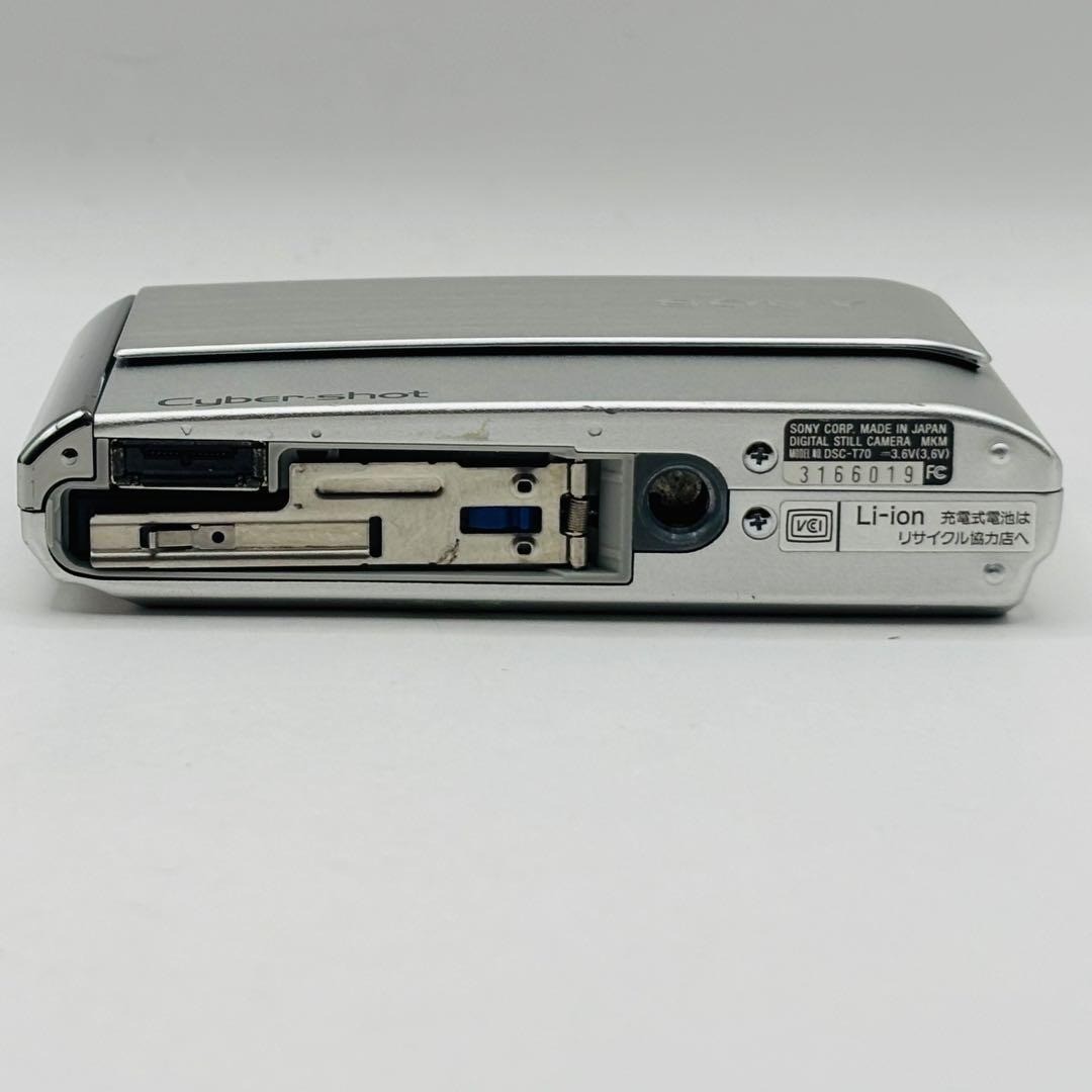 SONY DSC-T70 CyberShot ホワイト Sony Cyber-shot DSC-T70 8.1MP Digital Camera - Silver for sale