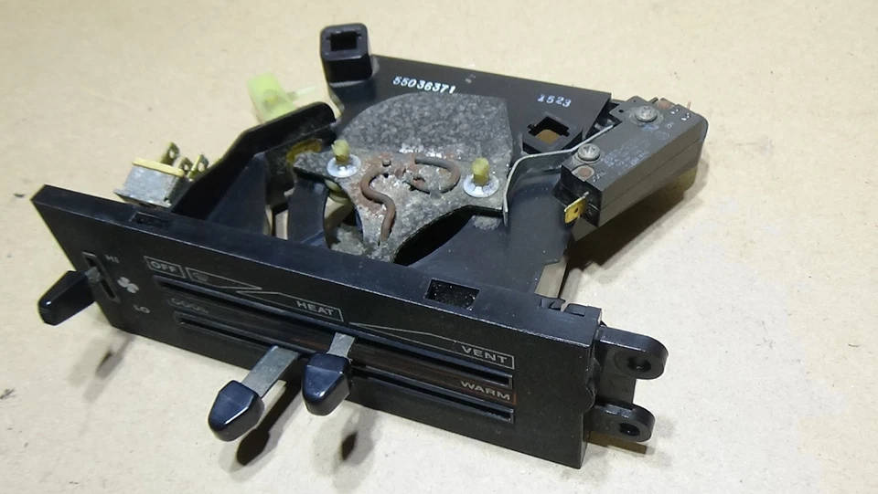 1987-1995 Jeep Wrangler YJ Climate Temperature Control Switch - Image 4 of 4