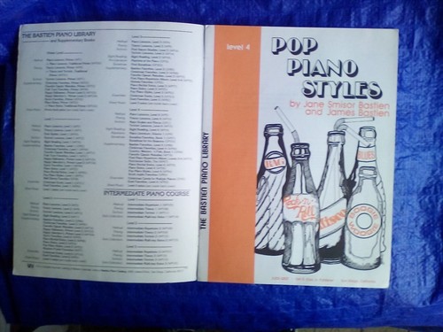 crate SHEET MUSIC BOOK POP PIANO STYLES 16 PAGES SEE PICTURES FOR DETAILS - Picture 2 of 6