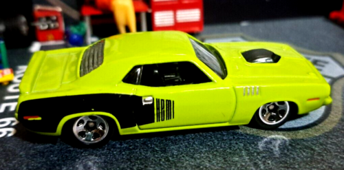 Loose-Hot Wheels '71 Hemi Cuda Green 2012 New model #48/247 Nice car