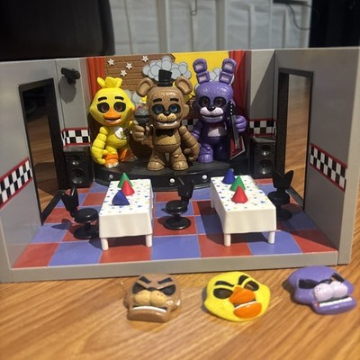 Funko Snaps FNAF stage Playset  w/Figurines & Accessories