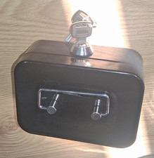 Small Black Metal Cash Box with Handle, Portable Key Lock, 2 Keys