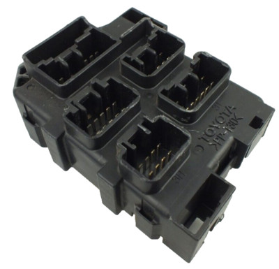 Toyota Avensis Verso (M20) Fuse Box Relay Module PPT40 PP-T40 OEM