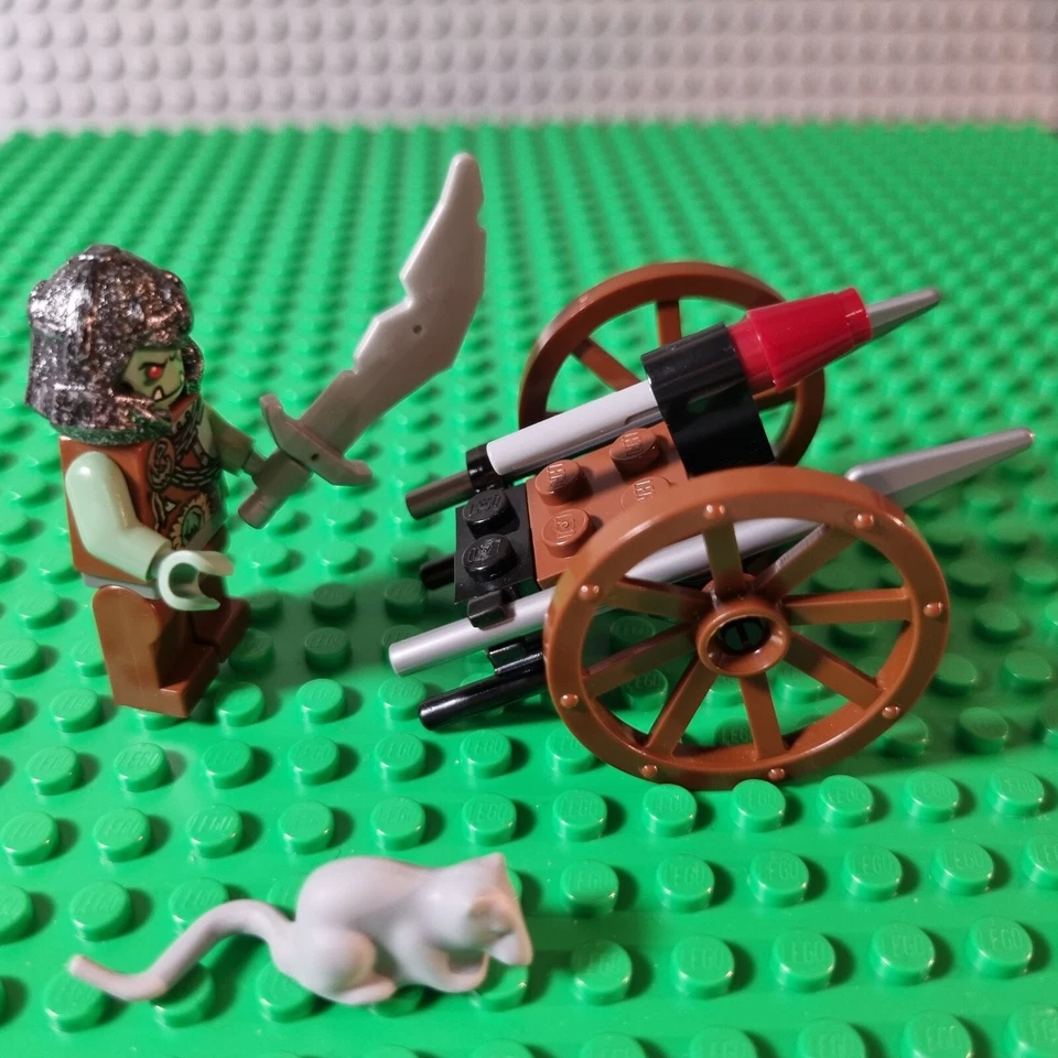 LEGO Castle: Troll Warrior (5618) - 100% Complete - Image 2 of 4