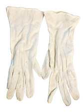 VTG 1950 s Wrist Length Ivory Kid Soft Leather Gloves 10 " X 8"