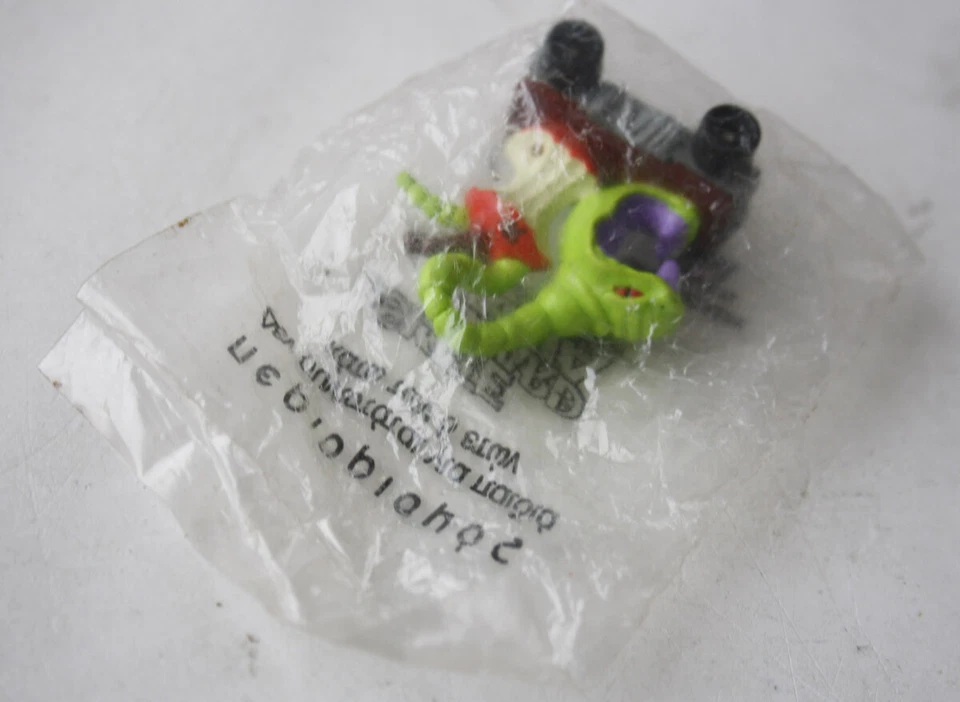 VERY RARE VINTAGE GREEK SAVAGE MONDO BLITZERS SKATEBOARD MANIA BAD APPLE NEW ! - Image 3 of 4