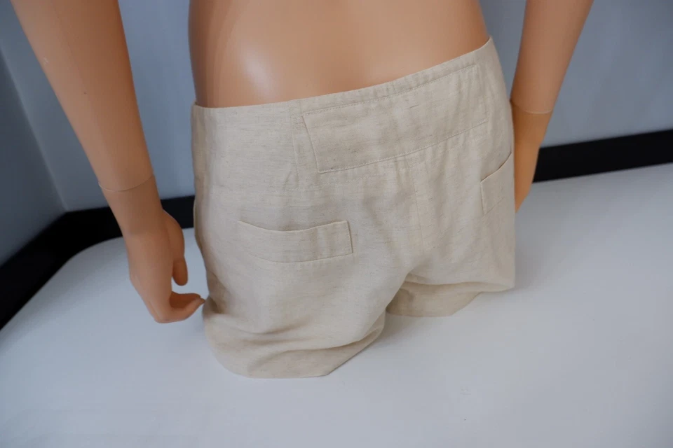 Mini calça quente Matthew Williamsson shorts creme mistura de lã tamanho Reino Unido 10 - Imagem 4 de 4