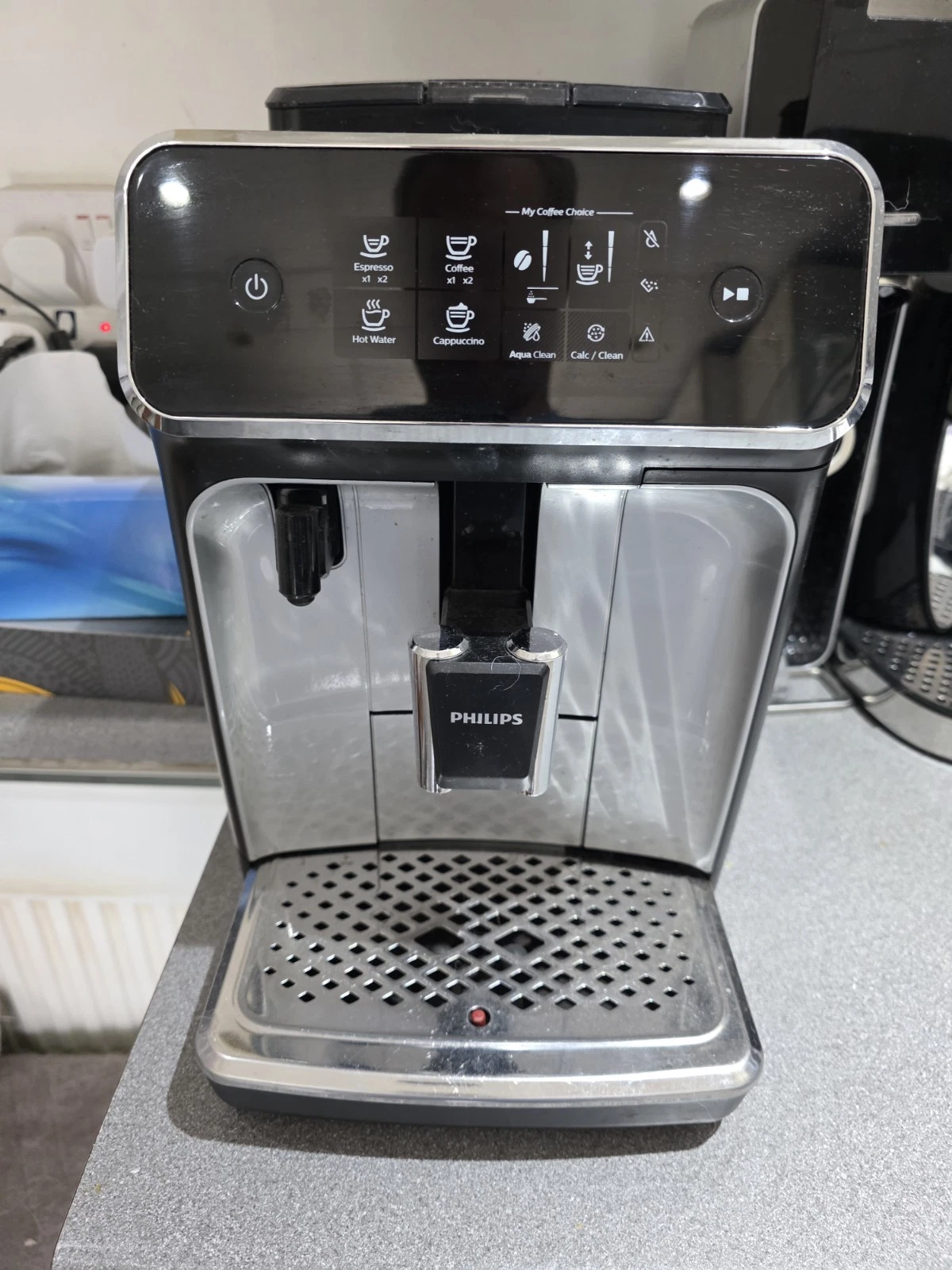 Philips Series 2200 EP2220/10 Bean to Cup Coffee Machine - BLACK