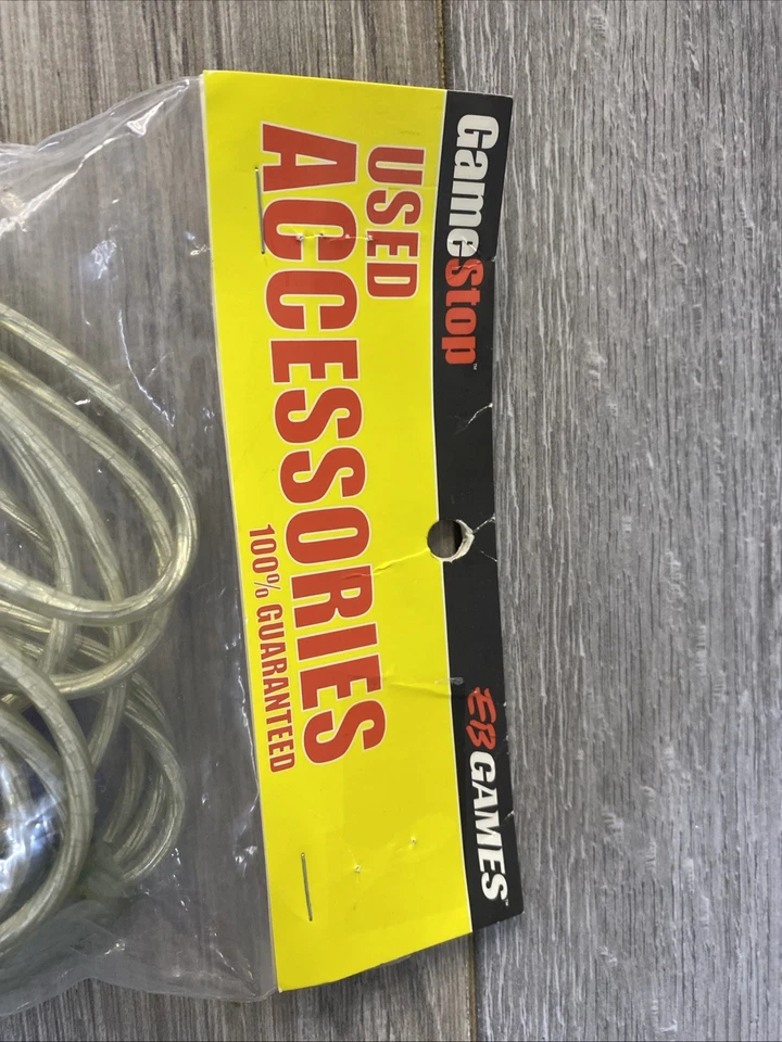 3 Player Silver Link Cable for the GameBoy Advance SP System Console - Image 3 of 4