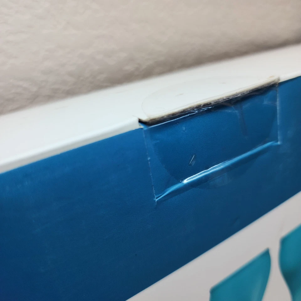 Modern Classics Extra Large Game Board & Pieces Glass Chess Set Blue & White - Image 4 of 4