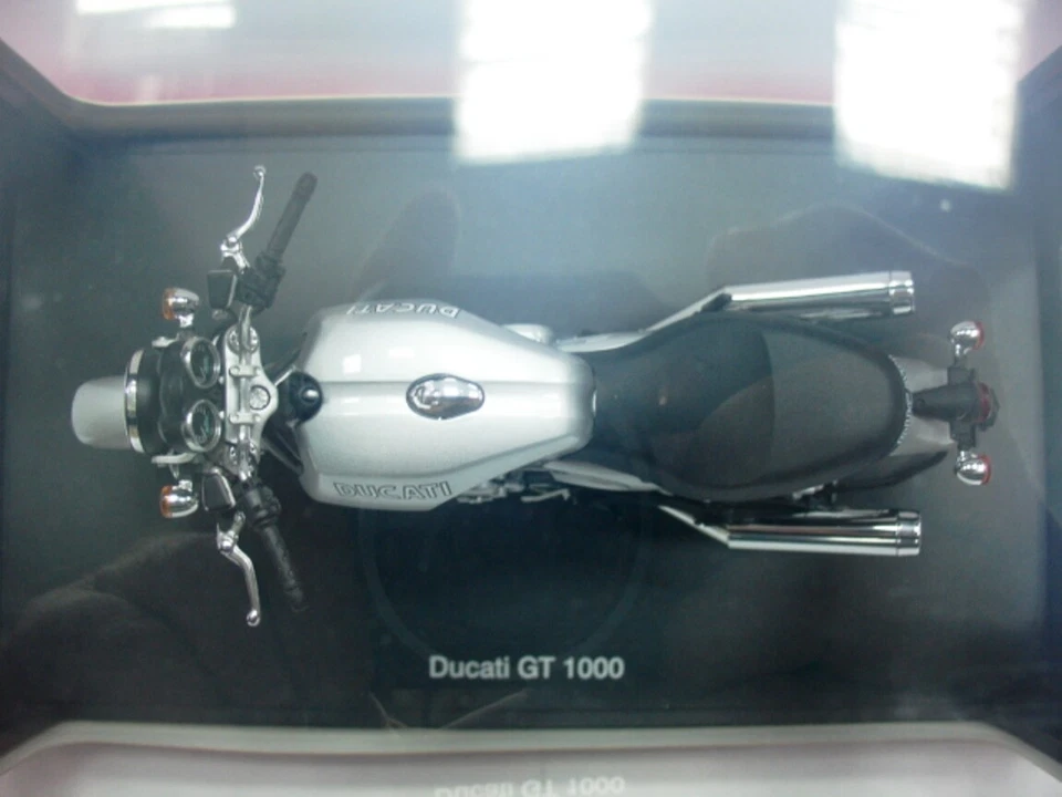WOW EXTREMADAMENTE RARO Ducati GT 1000 Plata #12547 1:12 Auto Art-Minichamps-Wit's Foto 4 de 4