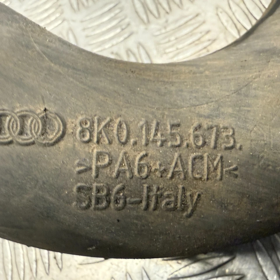 TUBO MANGUERA INTERCOOLER TURBO AUDI A4 B8.5 2.0TDI CGL 8K0145673 2013-2015 Foto 3 de 4