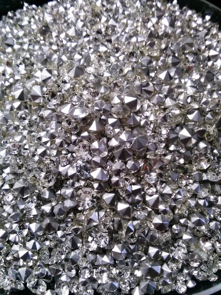 8 oz (1/2 pd) CRYSTAL CLEAR PRECIOSA BRILLIANT RHINESTONES MIXED SIZES LOOSE - Image 2 of 2