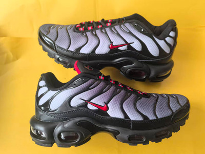 Air Max Plus TN Men Shoe gradient grey/black + red / CI2299-001