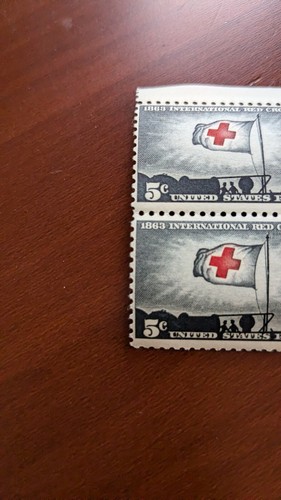 MISPERF - International Red Cross 5 cents U.S. stamp, block of four, MNH - Picture 2 of 3
