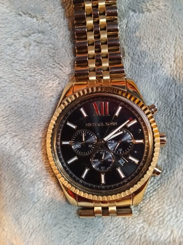 Michael Kors 8286 Over Sized Lexington Gold-Tone Watch — NEW BATTERY - Picture 4 of 4