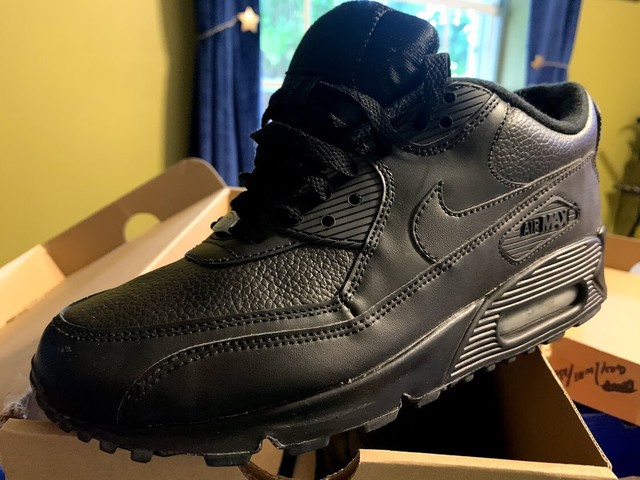air max 90 triple black leather