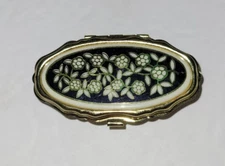 Sewing Kit Travel Size Golden Black White Threader Snaps Buttons Thread