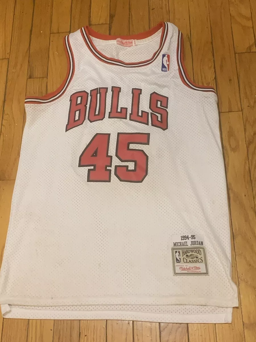 Michael Jordan Mitchell & Ness NBA Chicago Bulls #45 Jersey Sz