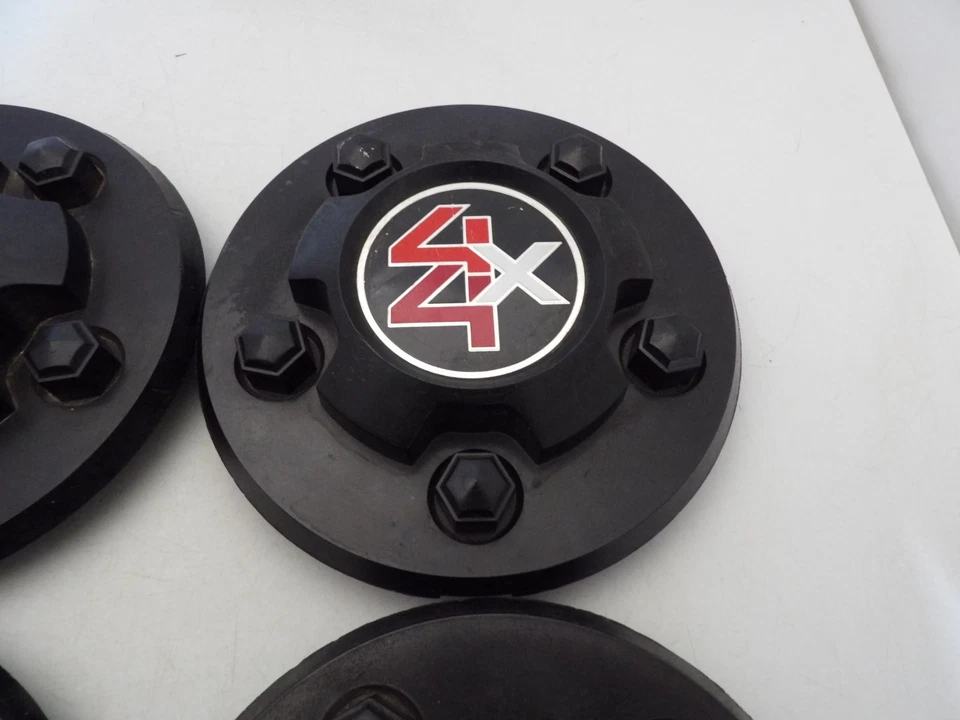 Set of OEM 1983 1984 1985 1986 1987 88-1994 Chevy S10 Blazer Black Center Caps - Image 3 of 4