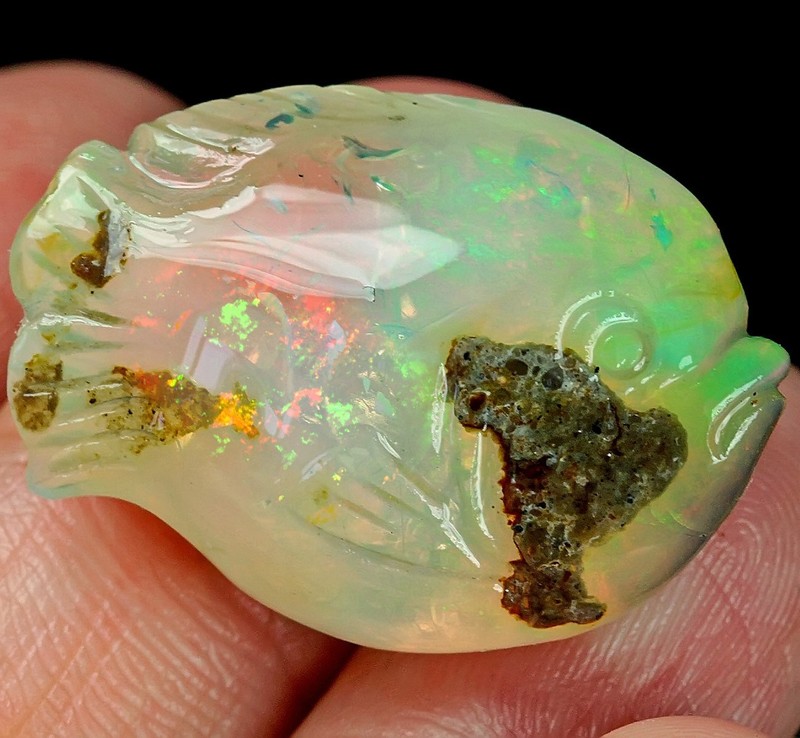 21.6Ct African Opal Carving Carved Flash Play Of Color Collectible YDP184