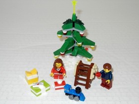 LEGO&reg; Holiday Christmas 40058 Decorating the Tree & 40059 Santa&rsquo;s Sleigh 2013