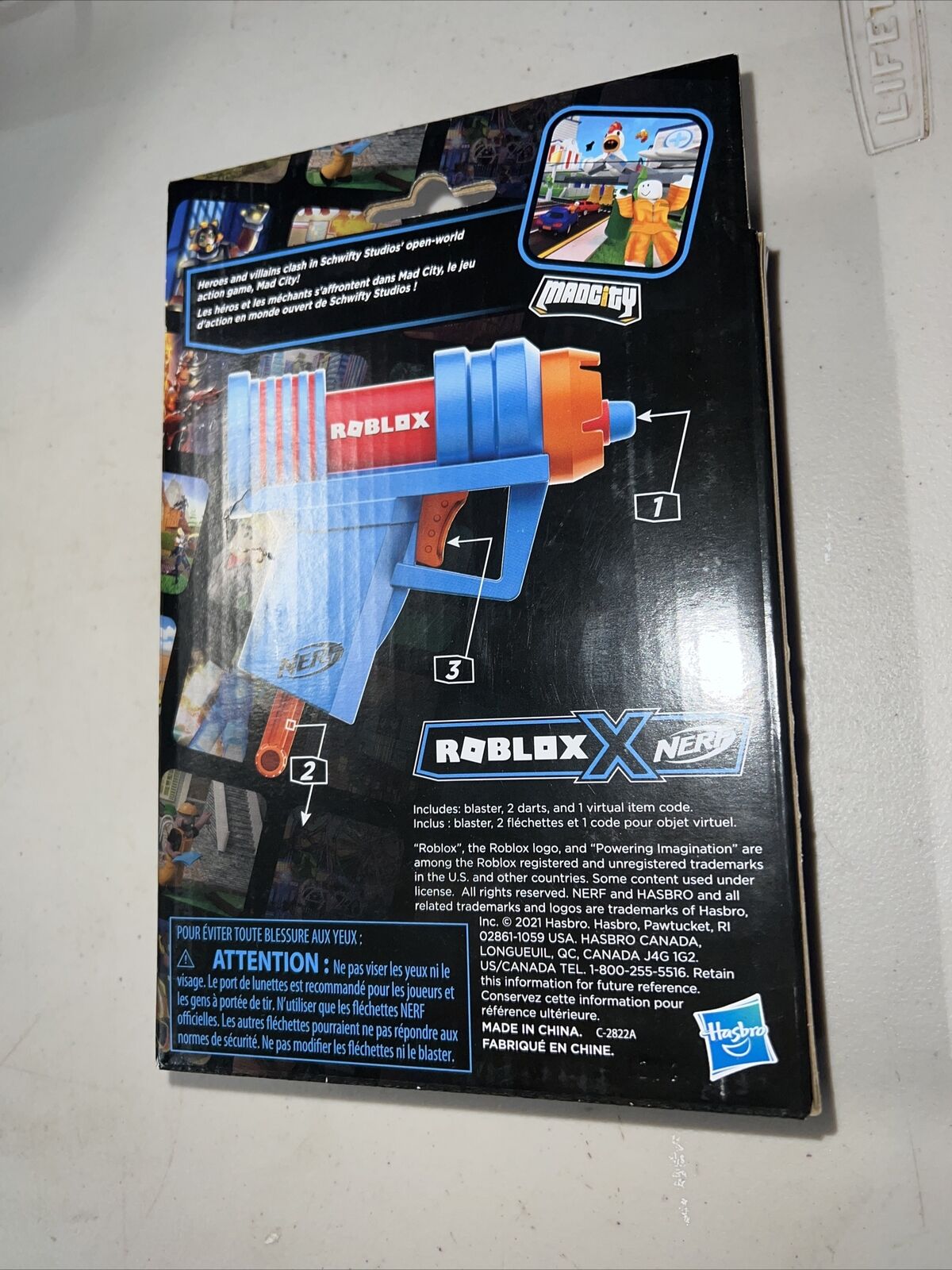 Nerf Roblox Mad City: Plasma Ray Dart Blaster, Priming Handle, 2 Nerf Elite  Darts, Code To Unlock In-Game Virtual Item - Nerf