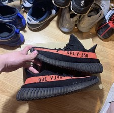 yeezy boost 350 v2 red stripe