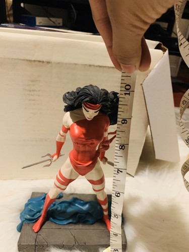 VINTAGE ELEKTRA Daredevil MARVEL COMICS Red Statue 981/2500 LIMITED EDITION - Picture 6 of 12