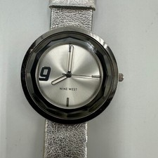 Nine West Watch Women Silver Metallic Band Faceted Bezel Round Case New Battery
