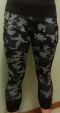 NEW Active Life Woman's Yoga Workout Capri Leggings Size Small Black/Grey Camo
