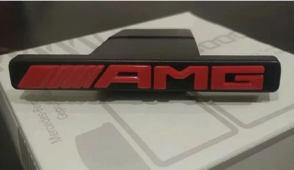 1X AMG Emblem GT PanAmericana Front Red Badge Mercedes Benz C43 E43 GL63 Foto 2 de 4