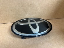 Oem 2019-2021 Toyota Tundra Tacoma Front Grille Emblem Logo Ornament 90975-02159