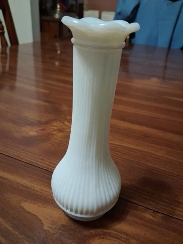 Vintage Randall White Milk Glass Ribbed Scalloped Petal Rim Decorative Bud Vase