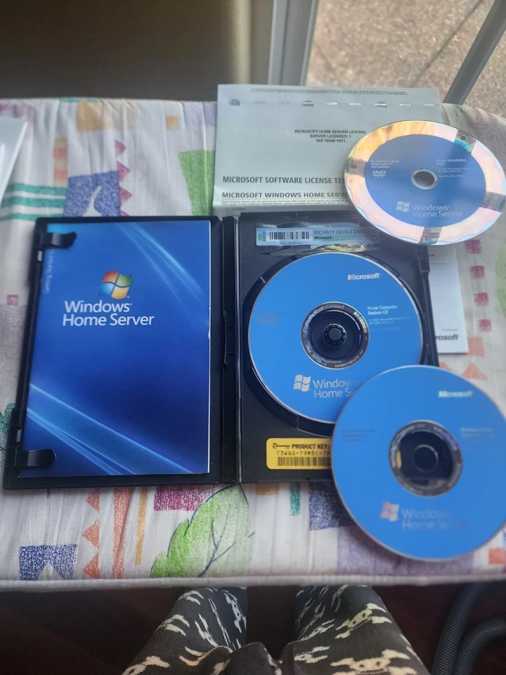 Windows Home Server OEM Software Microsoft on DVD English with Product Key 2007 - Image 2 of 4
