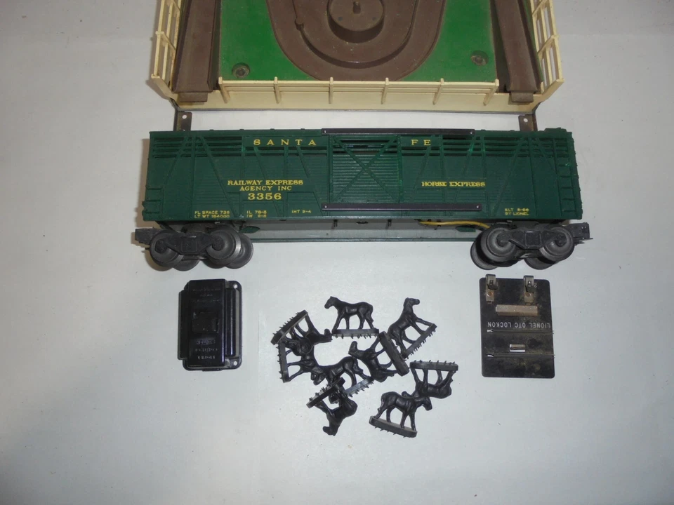 LIONEL 3356 HORSE CAR AND CORRAL O GAUGE TRAINS POSTWAR 1956 - Image 3 of 4