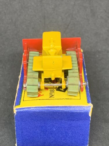 Matchbox MB18-A2 Caterpillar Bulldozer with Type B Script Box - Picture 4 of 6