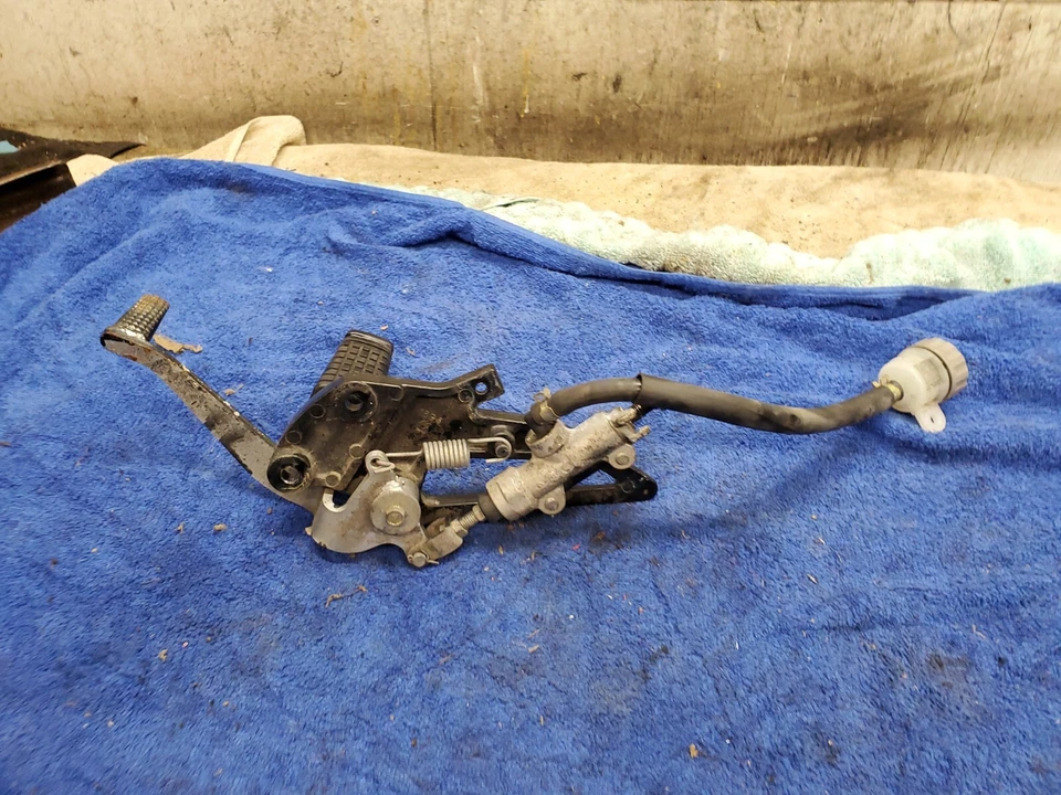 Kawasaki Ninja EX 500 R EX500 500 D 1999 juego trasero derecho pedal reposapiés clavija Foto 3 de 4