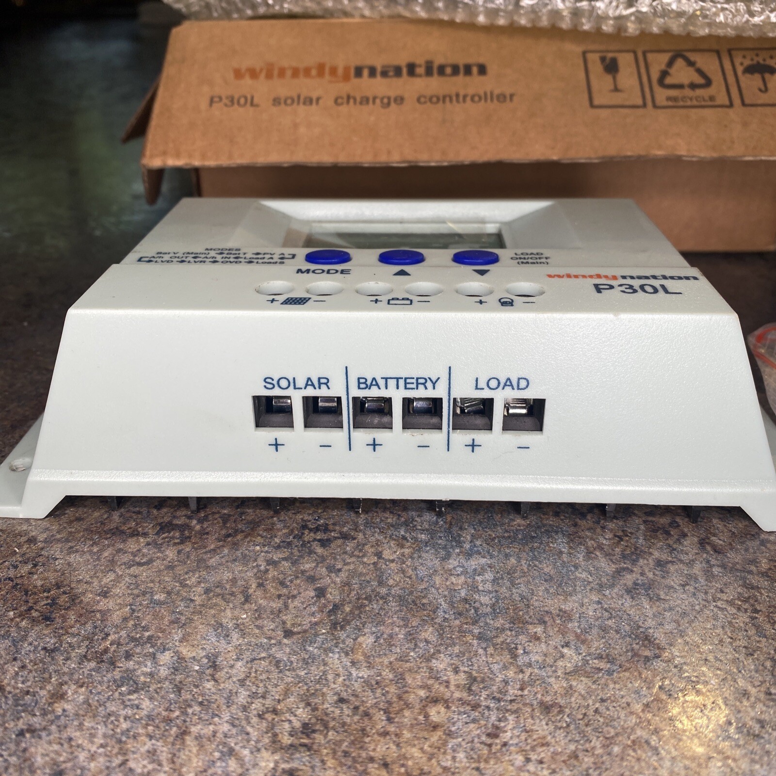 P30L LCD 30A Solar Panel Regulator Charge Controller 12V 24V 390W 780W 