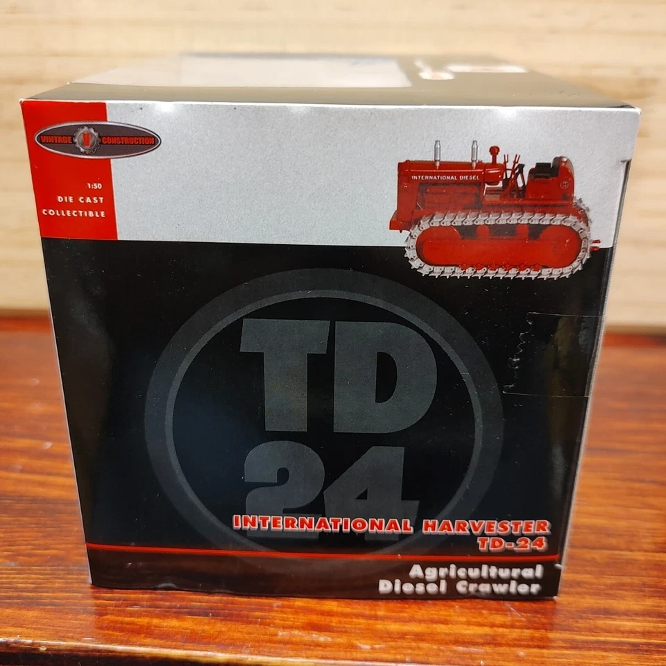 SpecCast 1/50 International Diesel TD-24 "The Agile Giant" Crawler ZJD-1576 NIB - Image 4 of 4