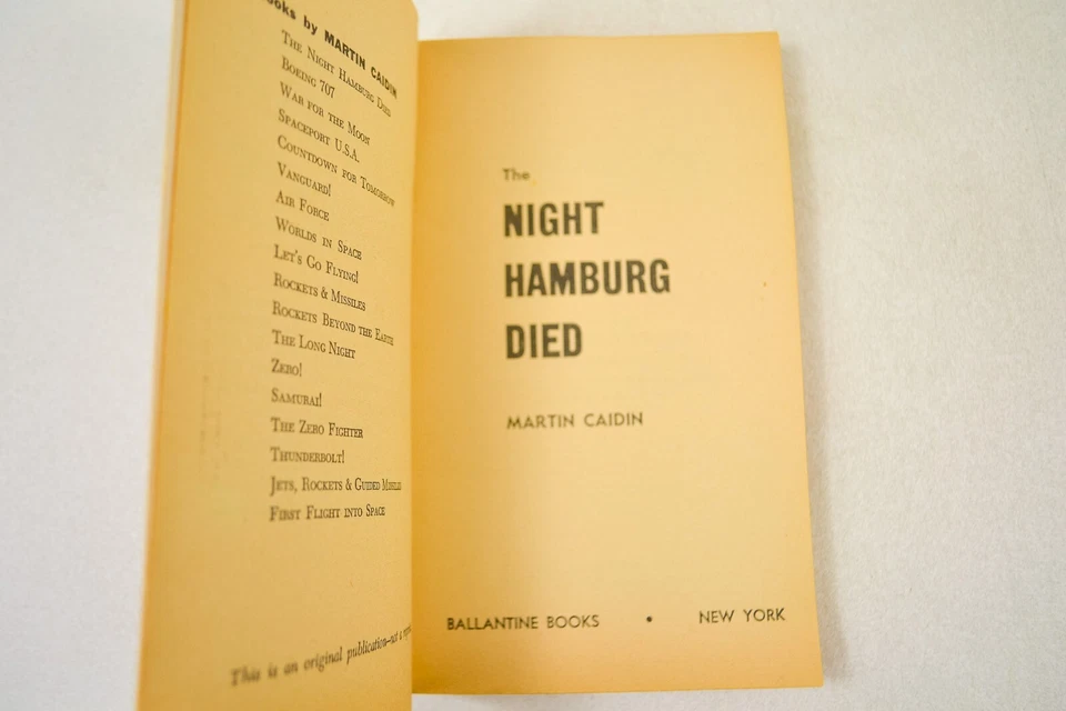 1960 First Printing "The Night Hamburg Died" Martin Caidin Ballantine PPB F359K Foto 3 de 4