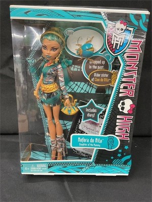 Monster High Nefera de Nile Doll First Wave NIB 2011